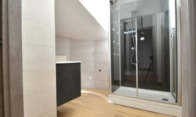 Недвижимость Двухкомнатная в центре города: 16