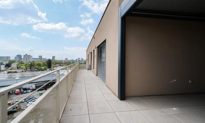 Недвижимость Двухкомнатная квартира в Бежиграде: 1