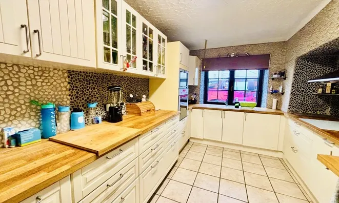 Недвижимость Detached house 3 bedrooms for sale in Perlé: 3