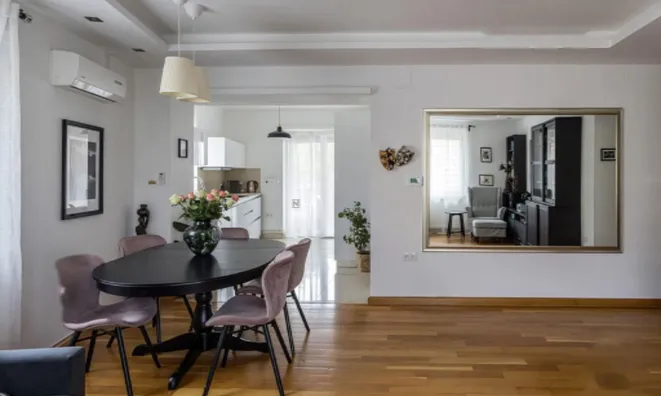 Недвижимость Квартира в центре с паркингом: 9