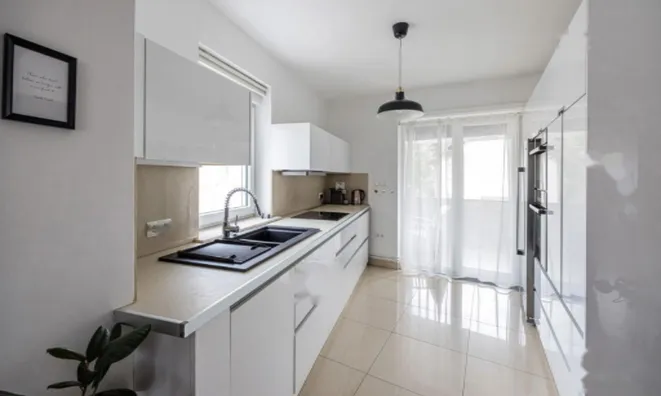 Недвижимость Квартира в центре с паркингом: 13