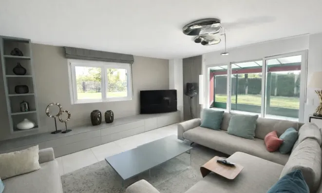 Недвижимость Single house 6 rooms: 5