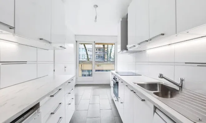 Недвижимость Apartment 7 rooms: 6