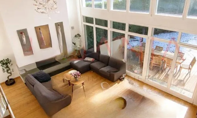 Недвижимость Row house 6 rooms: 7