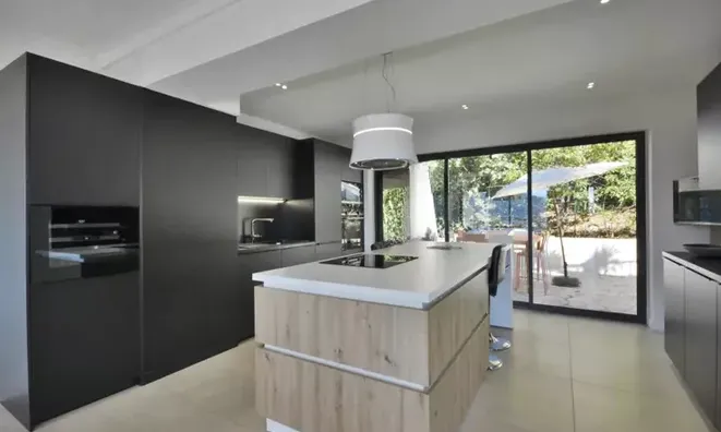 Недвижимость Villa Croix des Gardes: 16