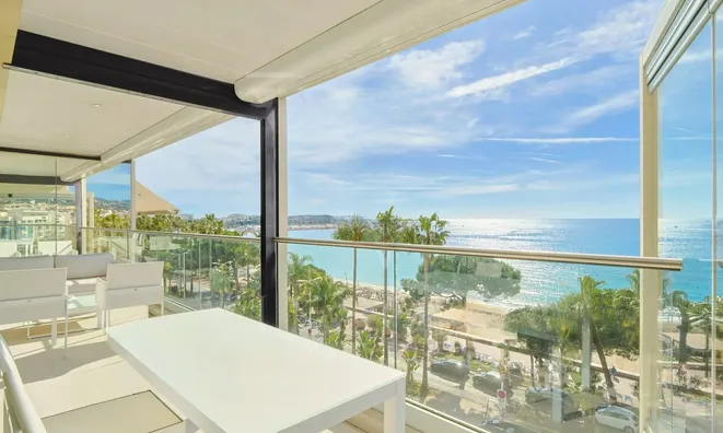 Недвижимость Property Type: Apartment  
Location: Cannes, Centre-ville 

Apartment Cannes Centre: 3