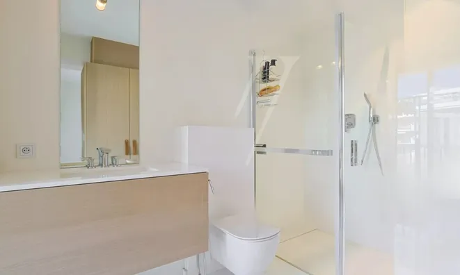 Недвижимость Property Type: Apartment  
Location: Cannes, Centre-ville 

Apartment Cannes Centre: 16
