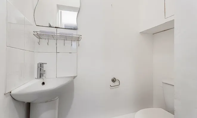 Недвижимость Pleydell Estate, Lever Street: 8