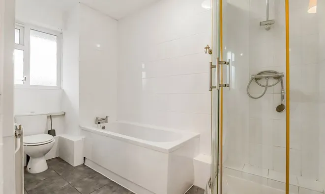 Недвижимость Pleydell Estate, Lever Street: 19