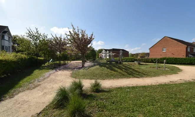 Недвижимость Debham Court, Pinemartin Close: 3