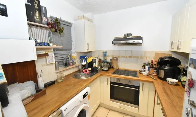 Недвижимость Debham Court, Pinemartin Close: 6