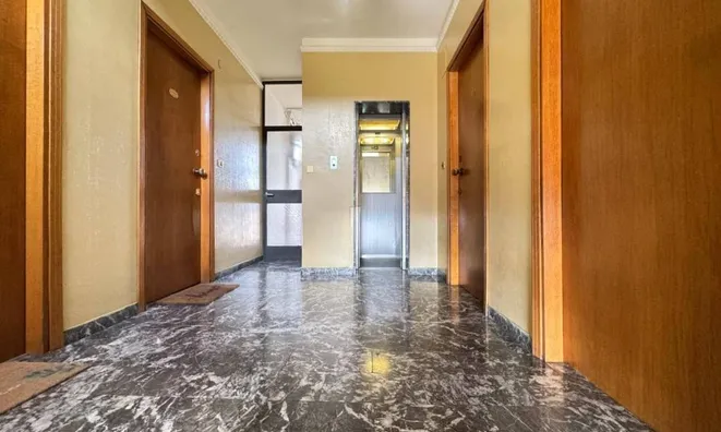 Недвижимость Трехкомнатная квартира, Центральный район, Гориция: 13