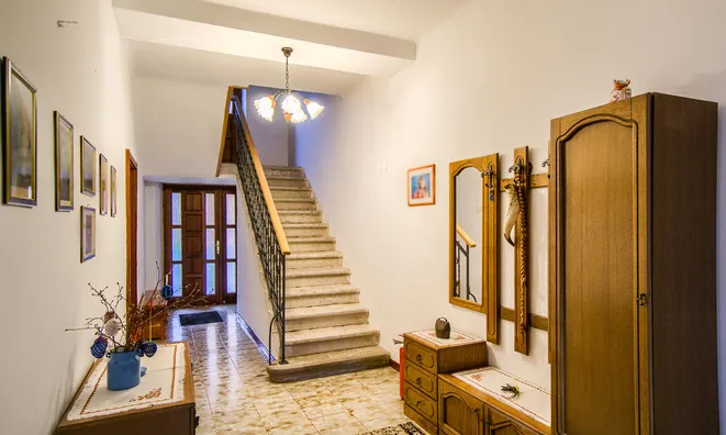 Недвижимость Дом, Брестовица при Комне, у границы с Италией: 12