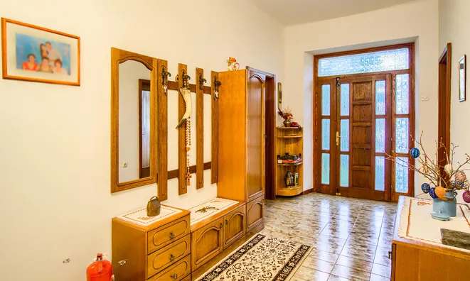 Недвижимость Дом, Брестовица при Комне, у границы с Италией: 13