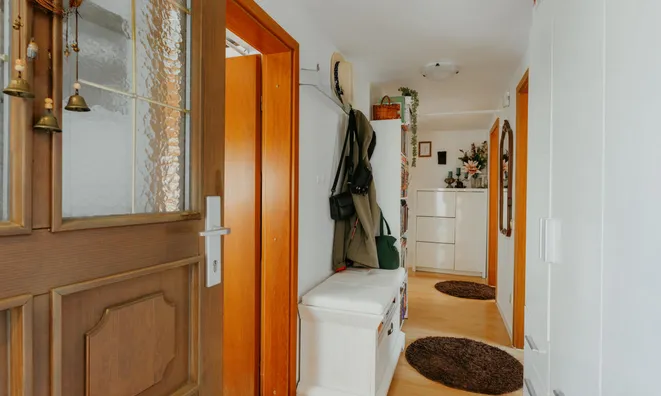 Недвижимость Четырехкомнатная квартира: 2