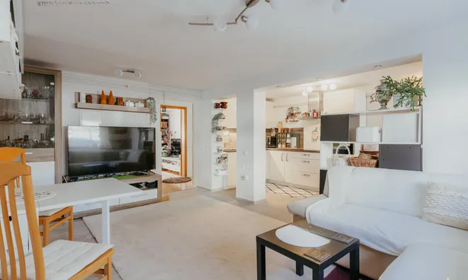 Недвижимость Четырехкомнатная квартира: 4