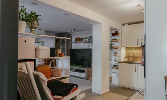 Недвижимость Четырехкомнатная квартира: 11