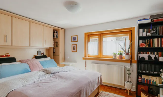 Недвижимость Четырехкомнатная квартира: 13