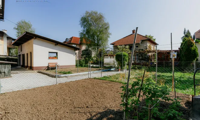 Недвижимость Четырехкомнатная квартира: 23