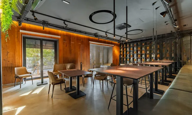 Недвижимость Коммерческое помещение в центре: 2