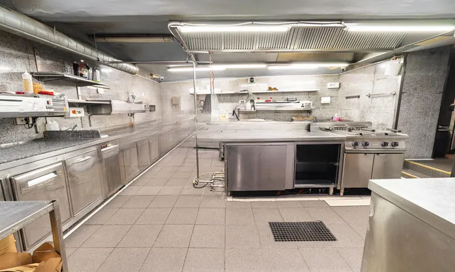 Недвижимость Коммерческое помещение в центре: 9