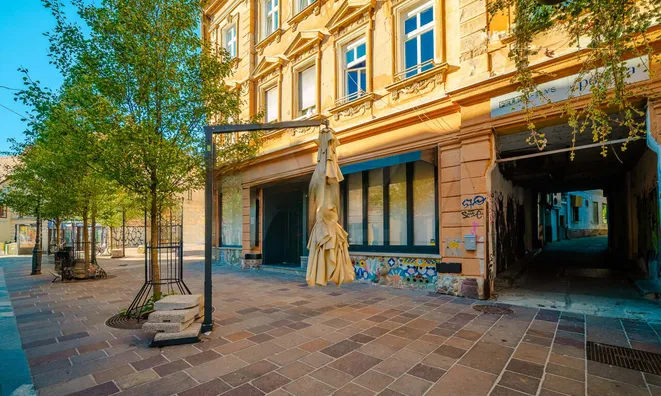 Недвижимость Коммерческое помещение в центре: 15