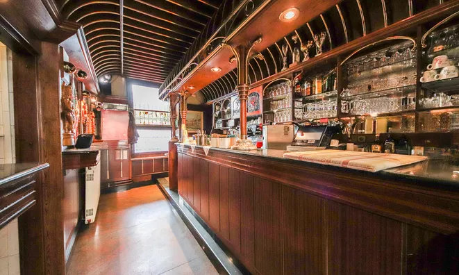 Недвижимость Коммерческое помещение в центре: 1