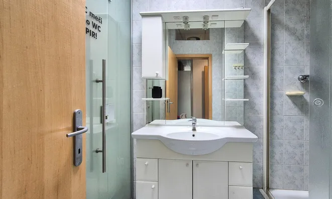 Недвижимость Коммерческое помещение Бежиград: 9