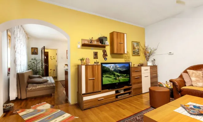 Недвижимость Двухквартирный дом в Сишке: 1