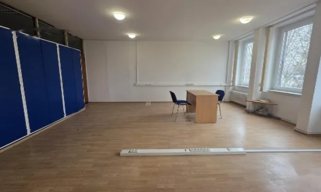 Недвижимость Офисное помещение в Мосте: 3