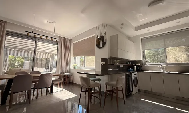 Недвижимость 3+3 Bedroom Villa For sale in Agios Athanasios, Limassol: 4