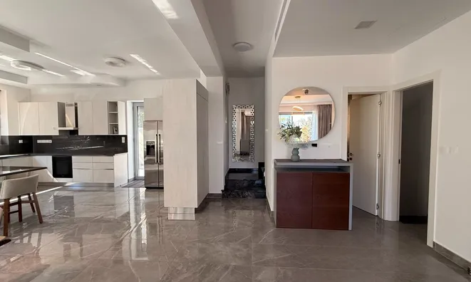Недвижимость 3+3 Bedroom Villa For sale in Agios Athanasios, Limassol: 8