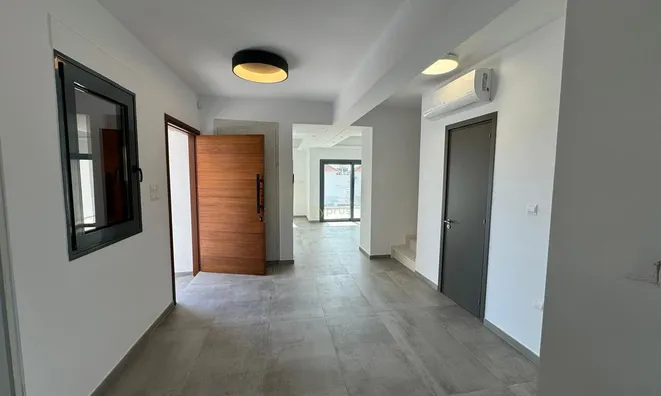 Недвижимость 4 Bedroom Villa For sale in Agios Tychonas, Limassol: 3