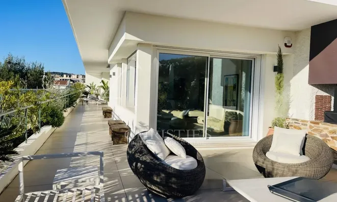 Недвижимость Villa République Cannes: 2