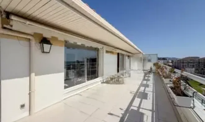 Недвижимость Villa La Bocca: 17