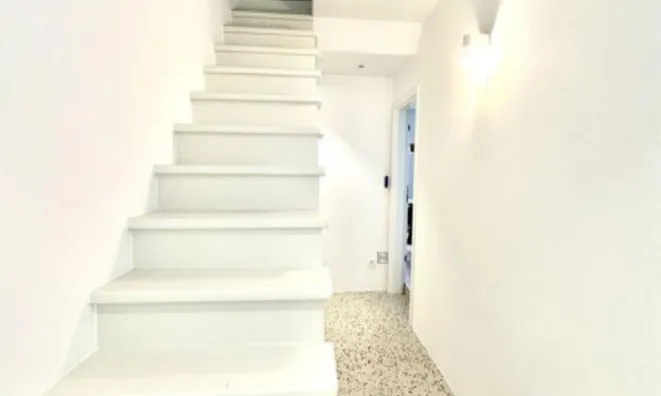 Недвижимость Дом с террасой на площади Тартини: 16