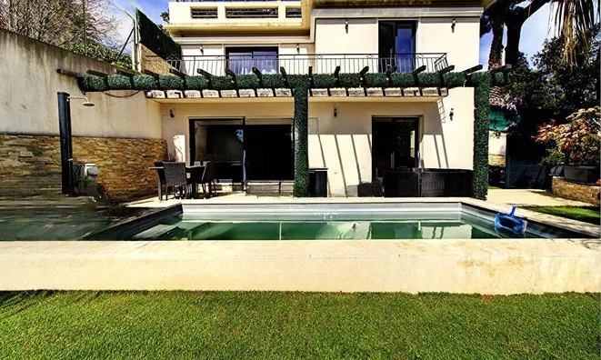 Недвижимость Villa Petit Juas: 2