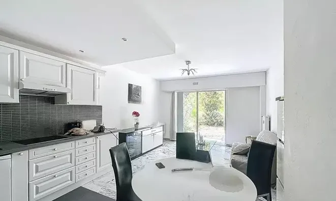 Недвижимость Villa Croix des Gardes: 1