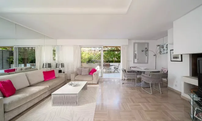 Недвижимость Villa Croix des Gardes: 3