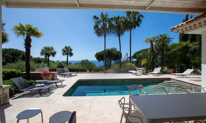 Недвижимость Villa Croix des Gardes: 16