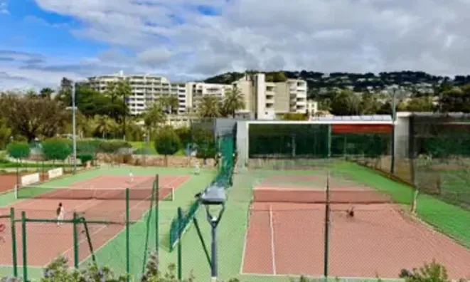 Недвижимость Property Name: Estate Californie: 6