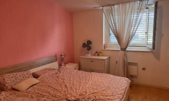 Недвижимость 2-комнатная квартира Изола: 16