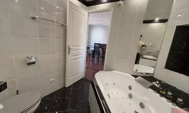 Недвижимость Villa République Cannes: 13