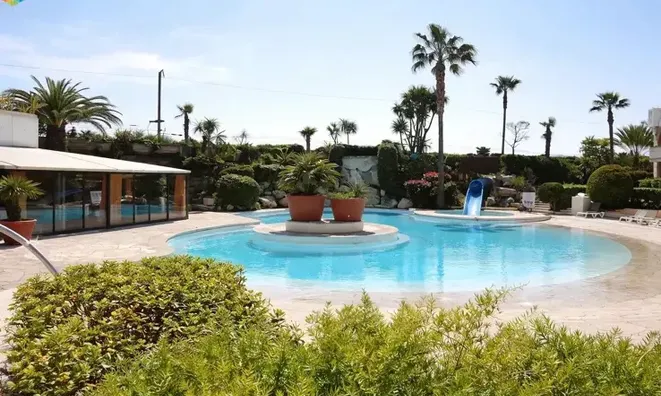Недвижимость Villa La Bocca: 13