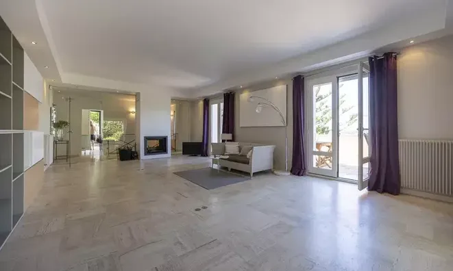 Недвижимость Villa Petit Juas: 13