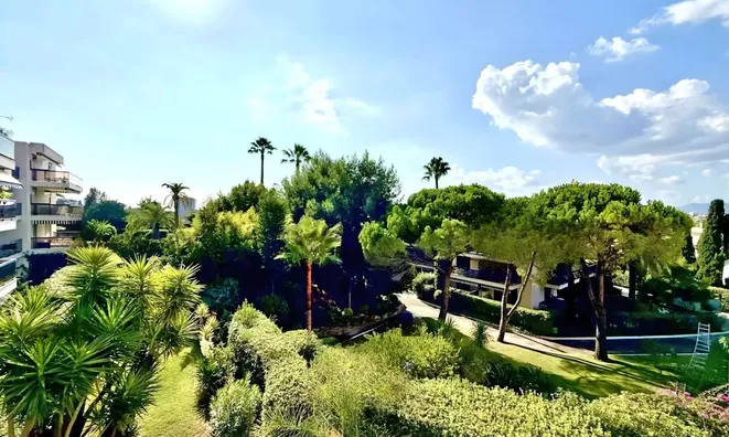 Недвижимость Property Type: Villa  
Location: Cannes, Californie  

Final Name: Villa Cannes: 3