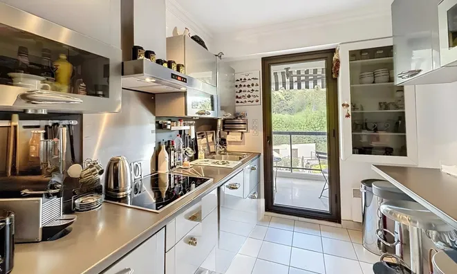 Недвижимость Property Type: Villa  
Location: Cannes, Californie  

Final Name: Villa Cannes: 5