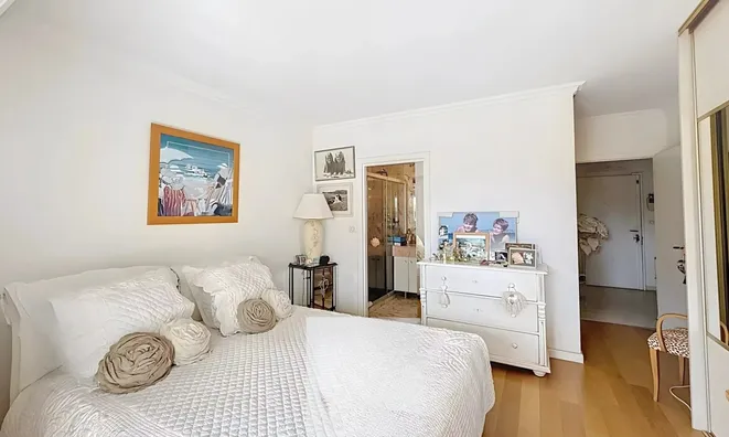 Недвижимость Property Type: Villa  
Location: Cannes, Californie  

Final Name: Villa Cannes: 6
