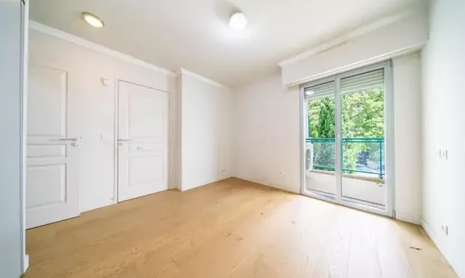 Недвижимость Villa République Cannes: 17