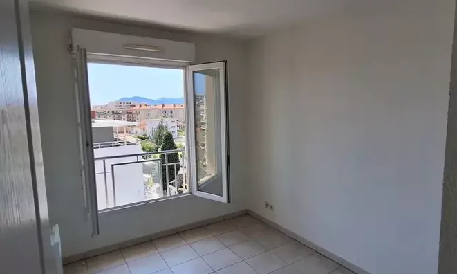 Недвижимость Property: Villa
Location: Cannes, La Bocca

Villa La Bocca: 4